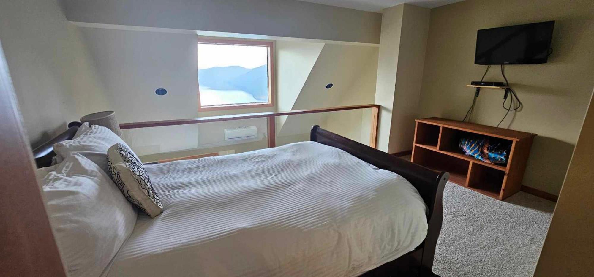 Moon Water Lodge Malahat Esterno foto