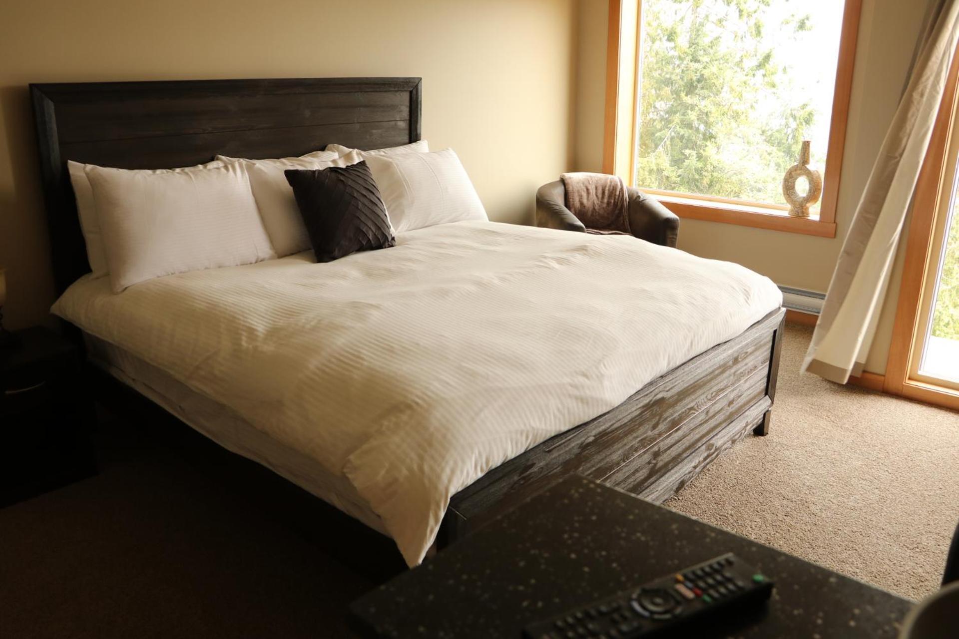 Moon Water Lodge Malahat Esterno foto